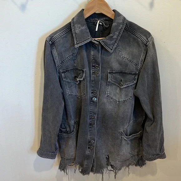 FREE‎ PEOPLE Moonchild Denim Shirt Jacket Size Medium - Picture 3 of 9